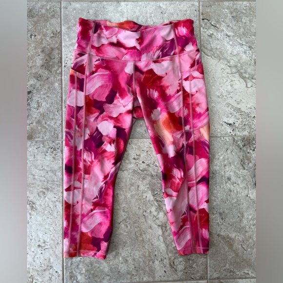 Athleta Ultimate Stash II Capri Leggings Painted Energy Coral, size L - Picture 5 of 8